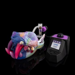 How about some major @trip_a x @pinkybrewtz eye candy to kick off the week! 🍭

This original post got deleted for some reason 🤔 and it’s too beautiful not to share again.

The Dab Rite PRO has all new silicone colors to choose from to match your rig and atmosphere! Visit the link in our bio to shop the Dab Rite PRO, Silicone Replacements, and new PRO @moodmats 🤘

Hope everyone has a fantastic week! 

Glass supplied by our friends @glass2grass 
📸 by @l_eights